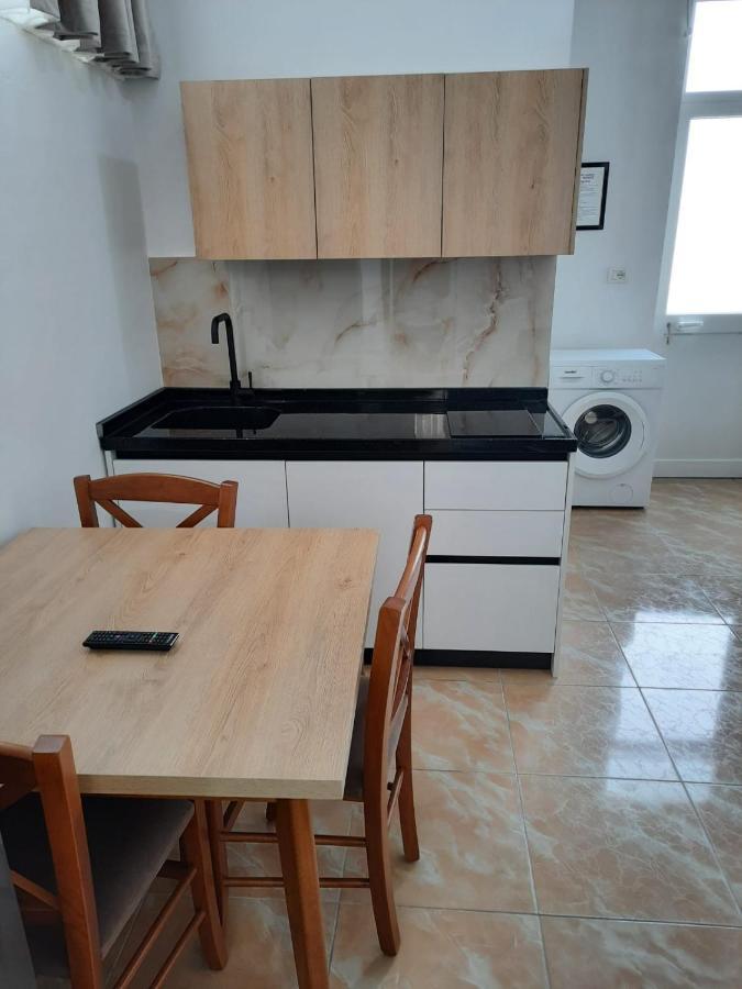 Vila Pushimi Regis Velipojë Exterior foto